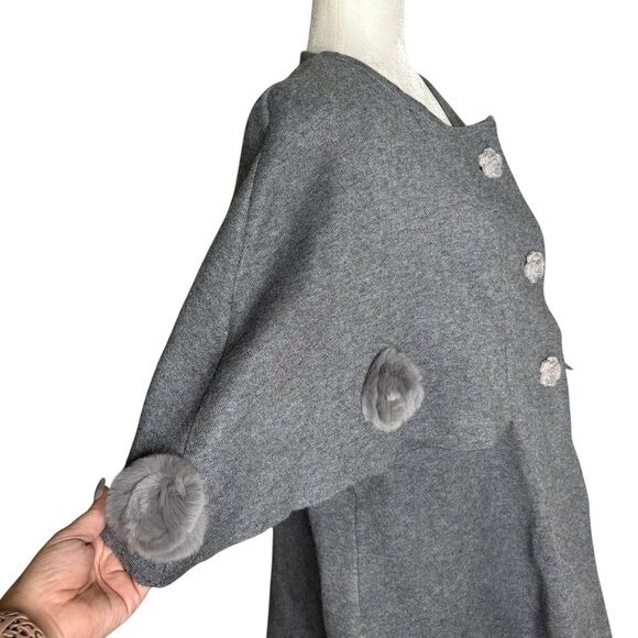 Gray Wool Short Sleeve Cape Coat Medium Fur Pom Pom Accents Rose Buttons - Picture 5 of 6